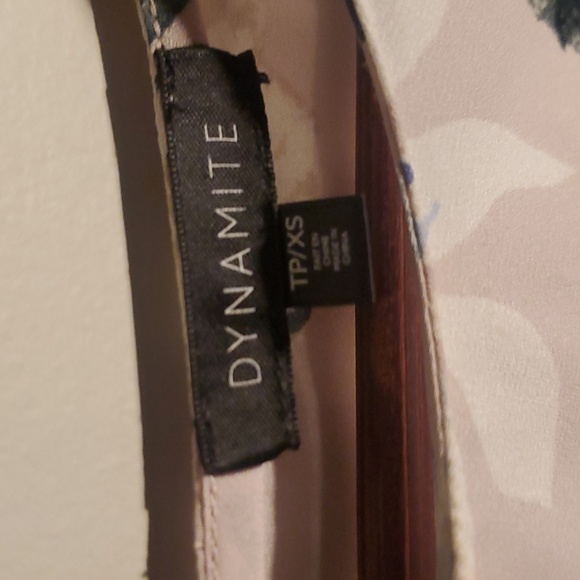 Dynamite Blouse - Picture 3 of 6